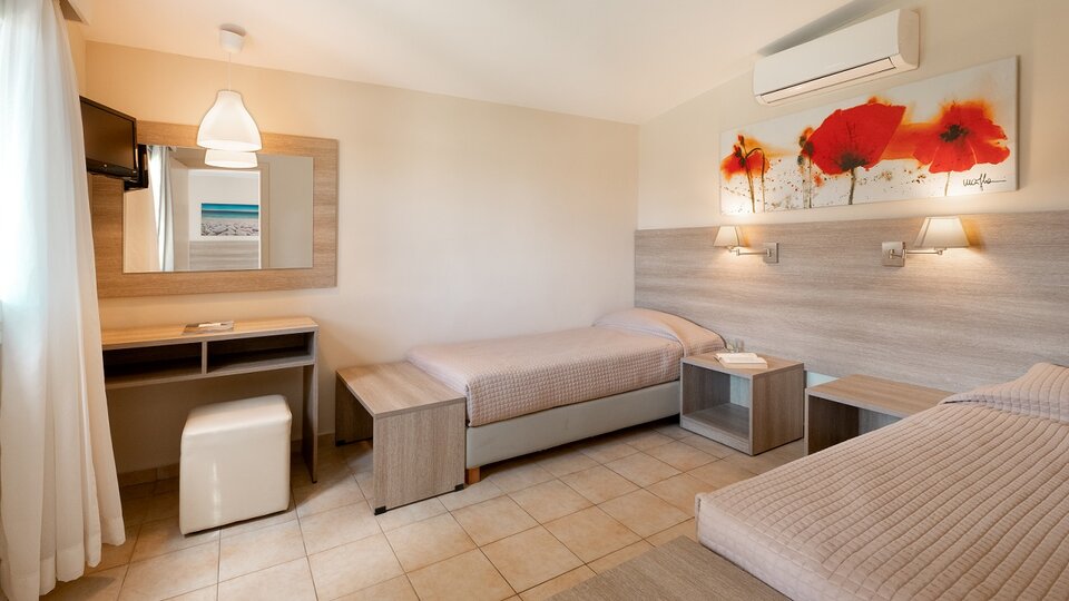 Tiara Holidays - Canvas by Mitsis Messonghi - family bungalow garden view - bedroom 2